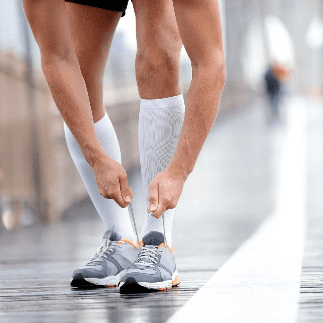 lacing running shoes